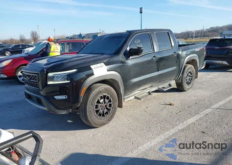 2022 Nissan Frontier Pro-4X 4X4 z USA, uszkodzony, nr VIN 1N6ED1EK7NN638943